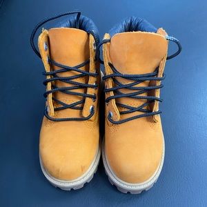 Kids timberlands Size 9